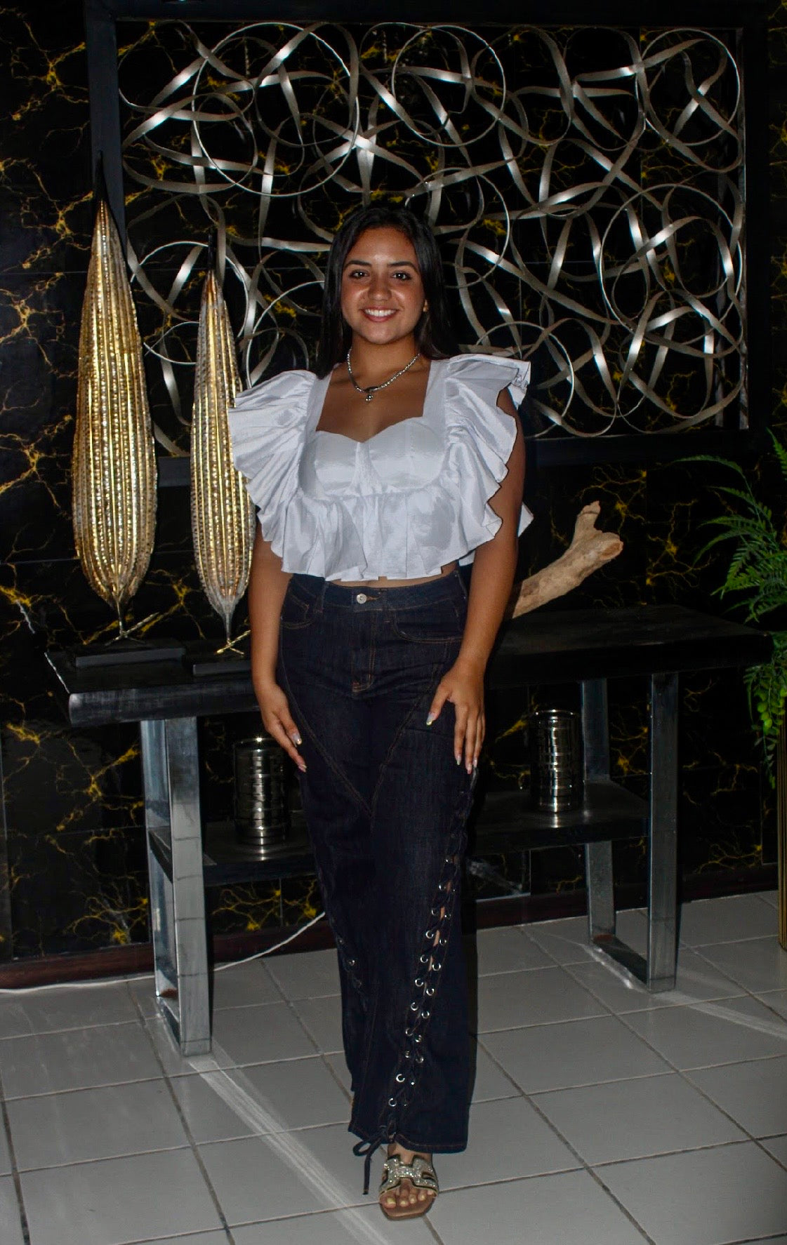 Unique Design Thread Top